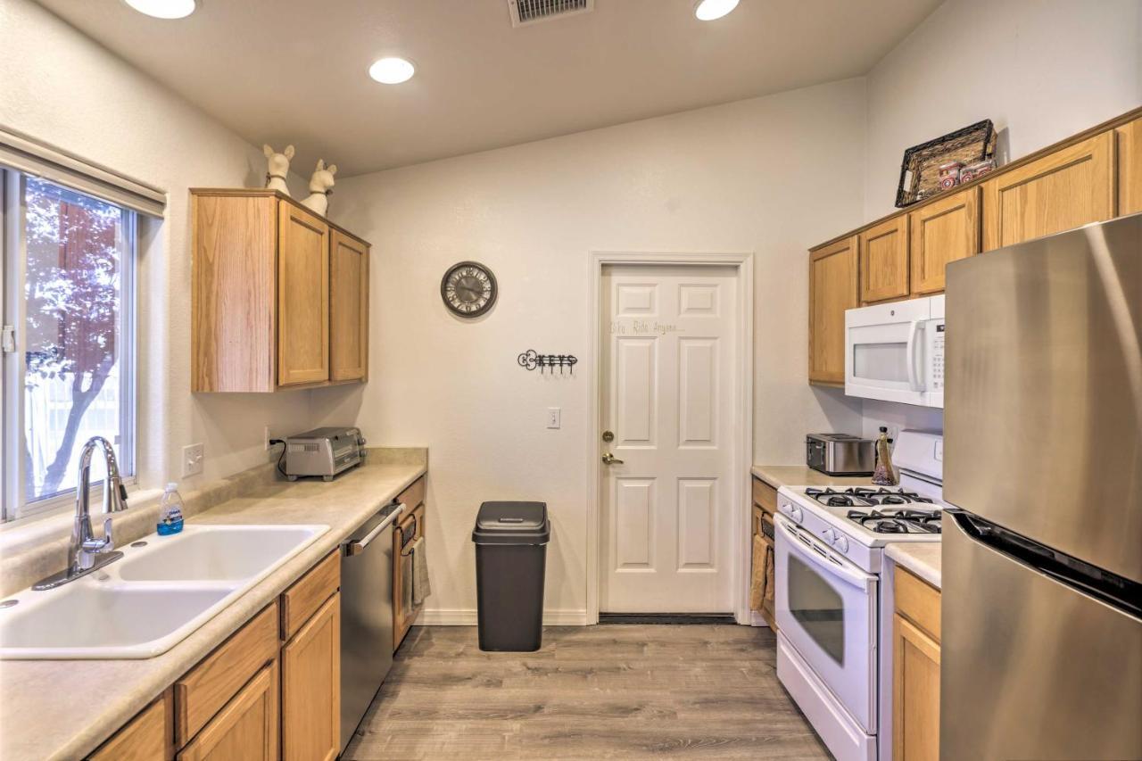 Kid-Friendly Kingman Home Near Parks And Dining Экстерьер фото